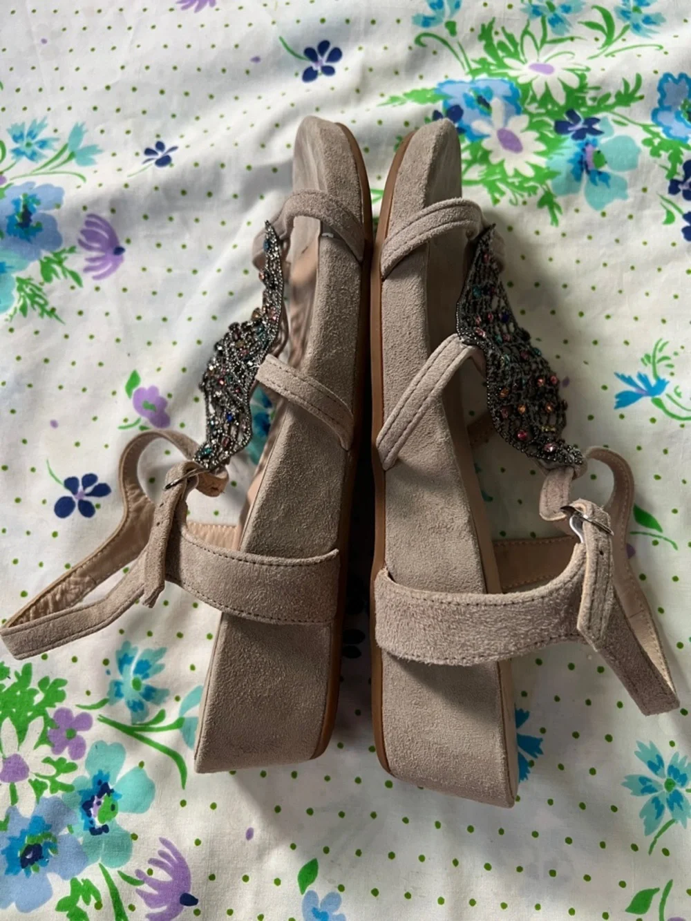 Alma en Pena Rhinestone Mesh Suede Wedge Sandals - 40 - 9?
